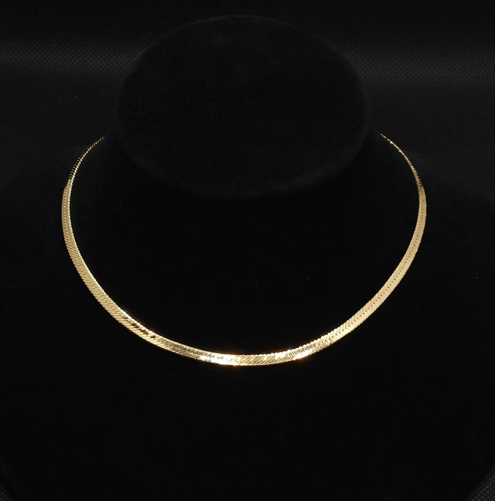 Signed Dm Gold Tone Necklace 12$